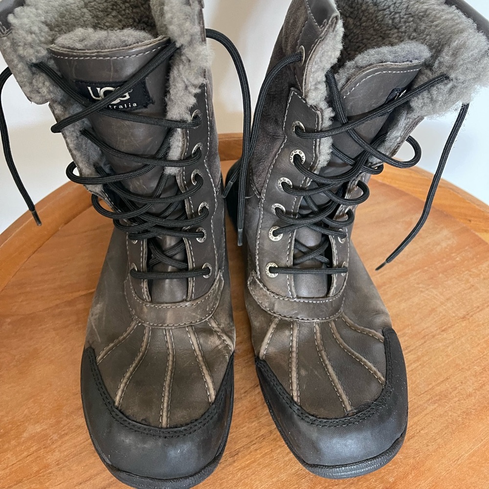 Men’s UGG Waterproof Butte Boots by Vibram - Size 11